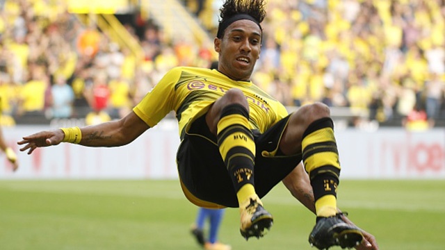 Aubameyang lap cong giup Dortmund tro lai ngoi dau hinh anh