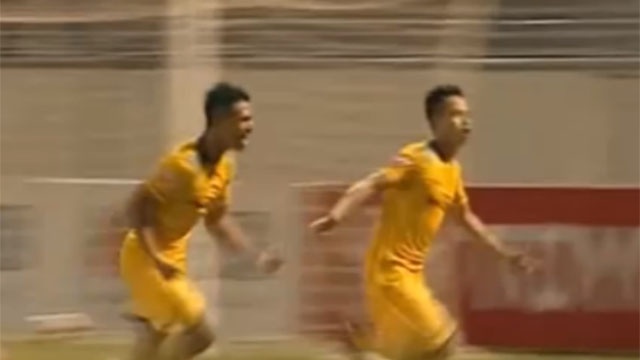 The Cuong ghi ban giup SLNA danh bai CLB Da Nang hinh anh