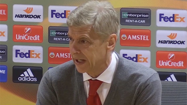 HLV Wenger: 'Arsenal can quen viec phai lam khach cua Chelsea' hinh anh
