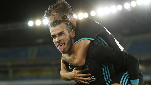 Pha but toc ghi ban nhu chiec xe F1 cua Gareth Bale hinh anh