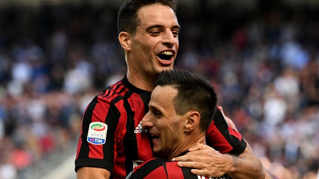 AC Milan vao top 4 sau tran thang Udinese hinh anh