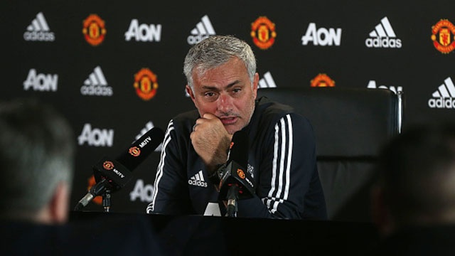 HLV Mourinho: 'Lich thi dau nhu cua Everton that khong cong bang' hinh anh