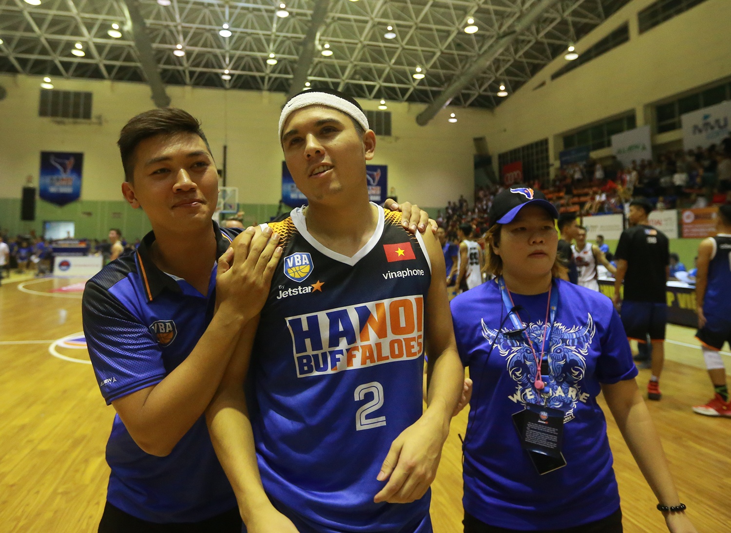 Ryan Arnold chia tay VBA day xuc dong hinh anh