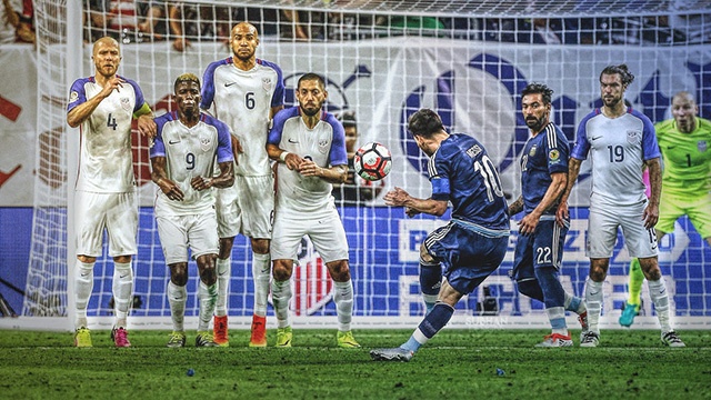 10 pha sut phat dang cap cua Messi hinh anh