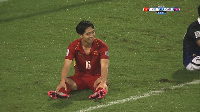 Cong Phuong bo lo tu khoang cach hon 5 m hinh anh