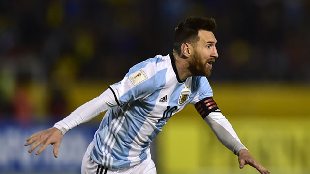 Highlights Messi toa sang giup Argentina gianh quyen du World Cup hinh anh