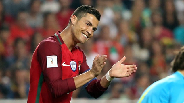 Man trinh dien cua Ronaldo truoc Thuy Si hinh anh