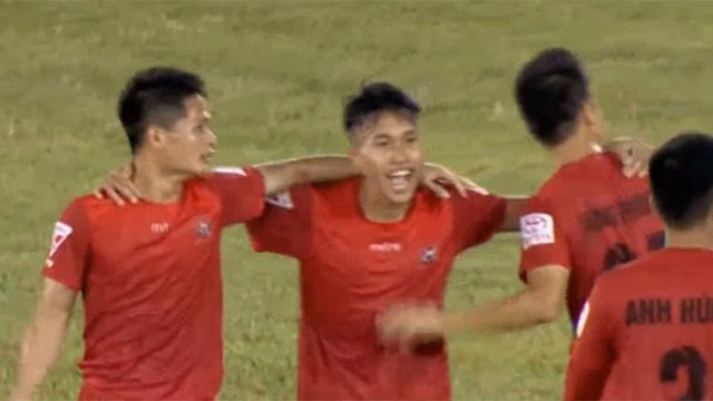 CLB TP.HCM nhan ban thua khi dang vay quanh trong tai hinh anh