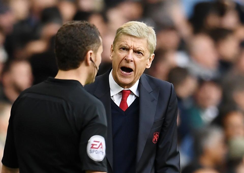 HLV Wenger noi ve that bai cua Arsenal truoc Watford hinh anh