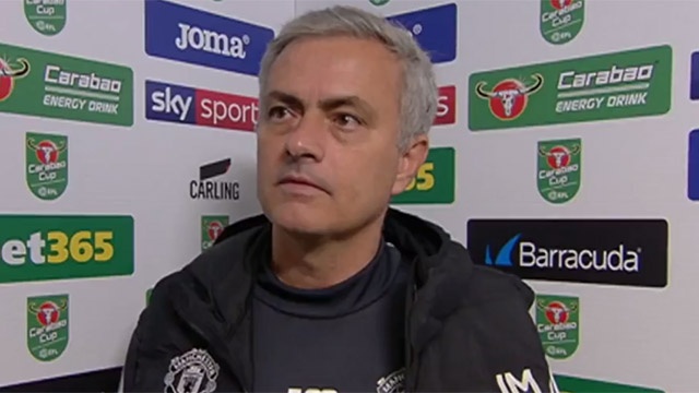 HLV Mourinho hanh phuc voi man trinh dien cua hoc tro hinh anh