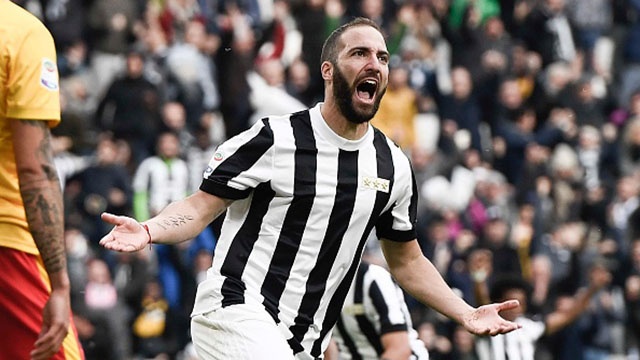 Highlights Higuain toa sang giup Juventus ap sat ngoi dau hinh anh