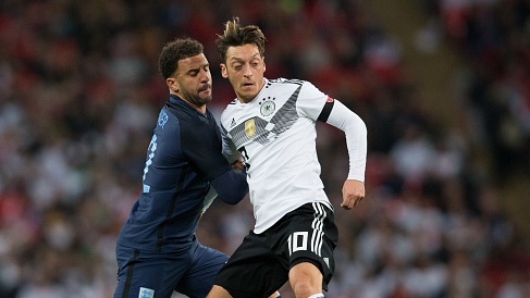 Highlights nhung pha bo lo dang tiec trong tran dau Anh vs Duc hinh anh