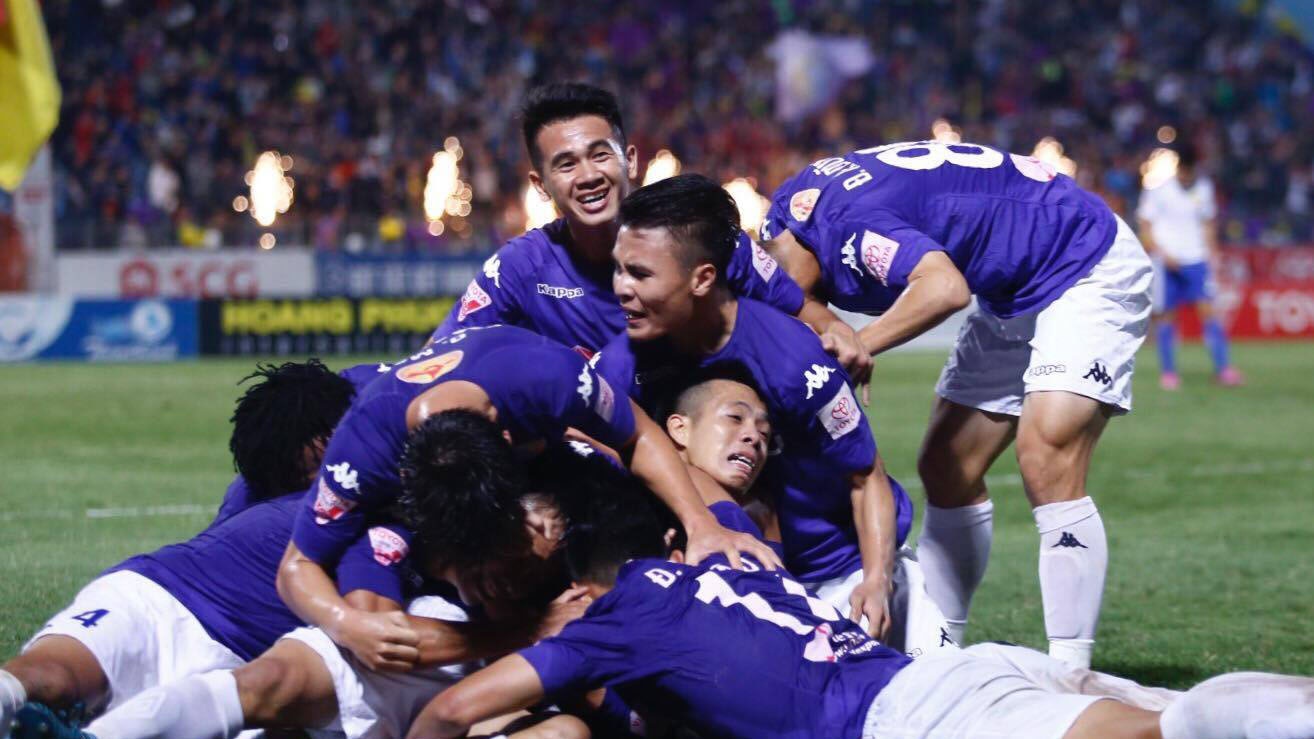 Highlights CLB Ha Noi 1-0 CLB Quang Nam hinh anh