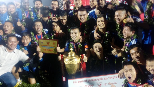 Highlights CLB Quang Nam vo dich V.League sau chien thang CLB TP.HCM hinh anh