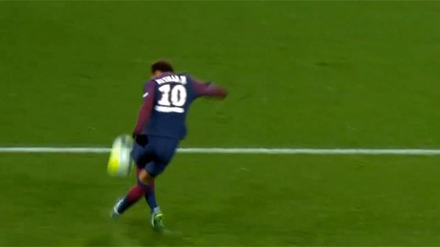 Pha rabona dieu nghe cua Neymar hinh anh