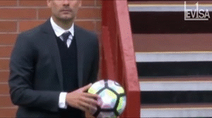 Nhung khoanh khac hai huoc cua HLV Guardiola hinh anh