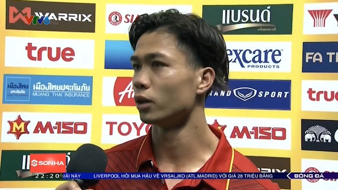 Cong Phuong tra loi phong van bang tieng Anh sau chien thang Thai Lan hinh anh