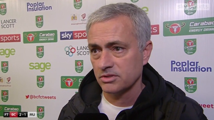 HLV Mourinho: 'MU biet phai lam gi khi thang, khi thua' hinh anh