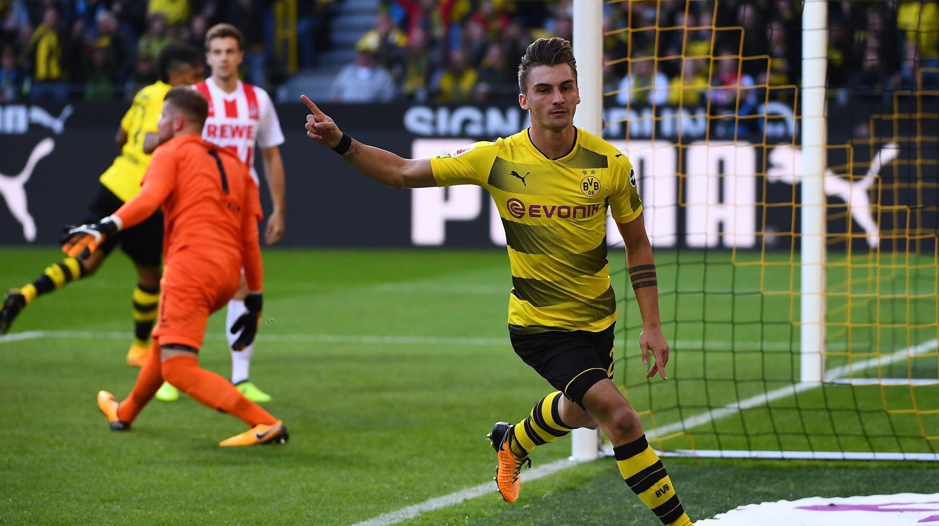 top 10 cau thu tien bo nhat anh 1