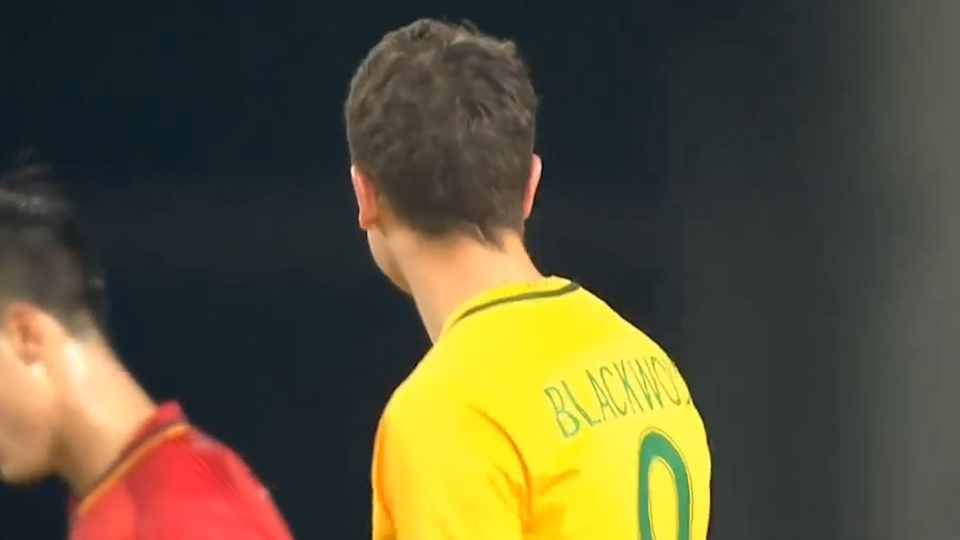 Tinh huong tien dao Australia dua bong doi xa U23 Viet Nam hinh anh