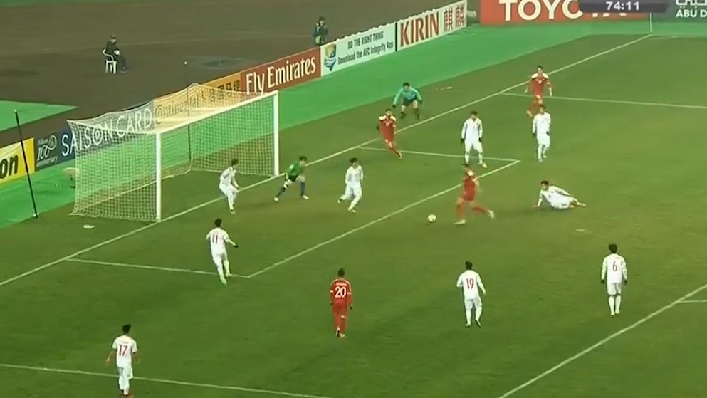 Pha cuu thua cua hang phong ngu U23 Viet Nam hinh anh