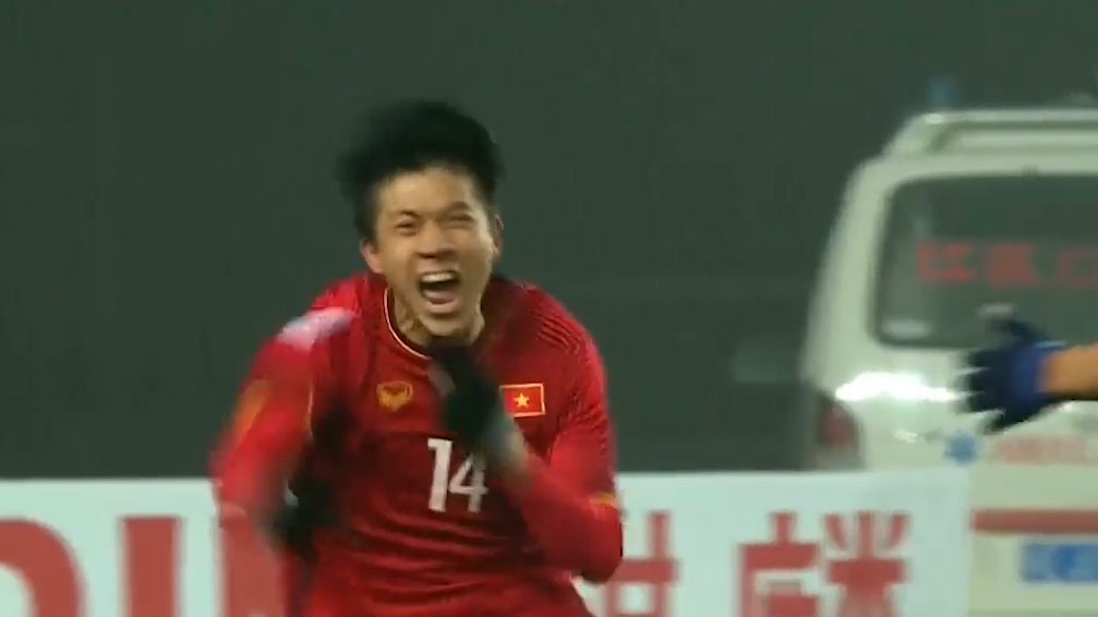 Man trinh dien an tuong cua Phan Van Duc hinh anh