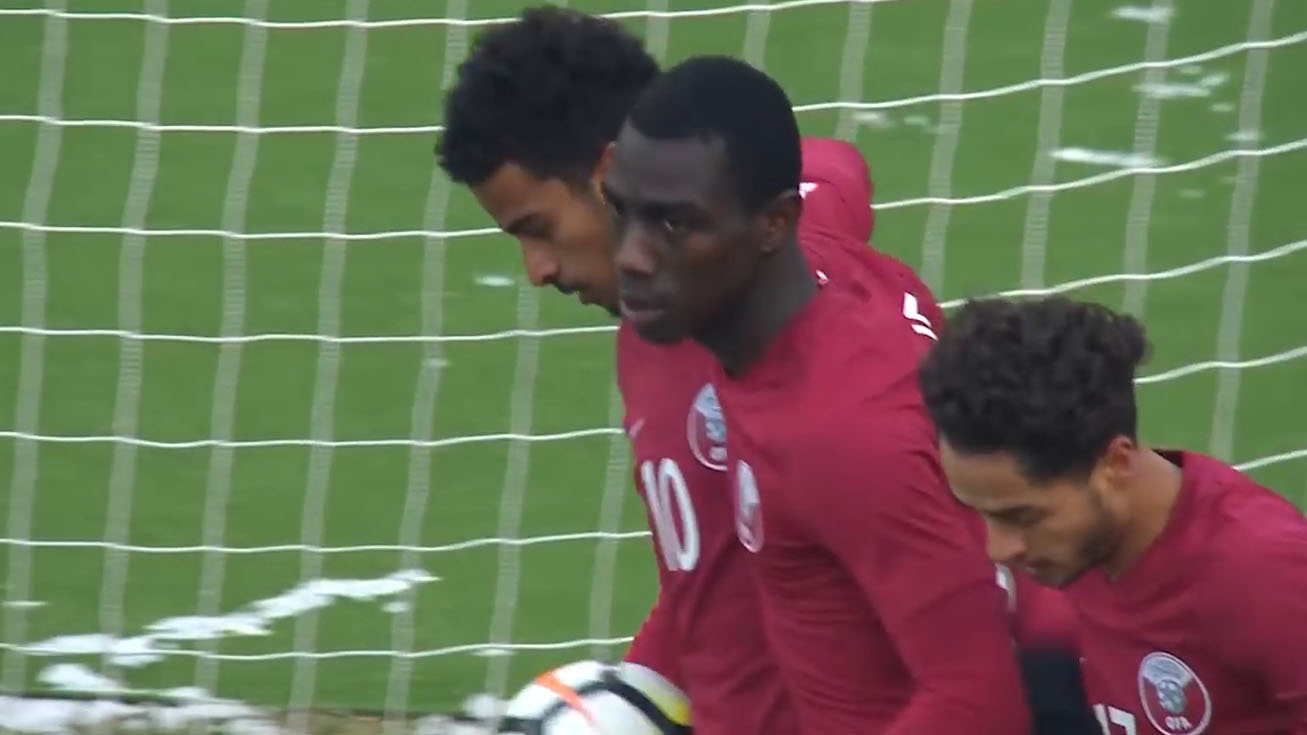 Pha lap cong giup U23 Qatar danh bai U23 Han Quoc hinh anh