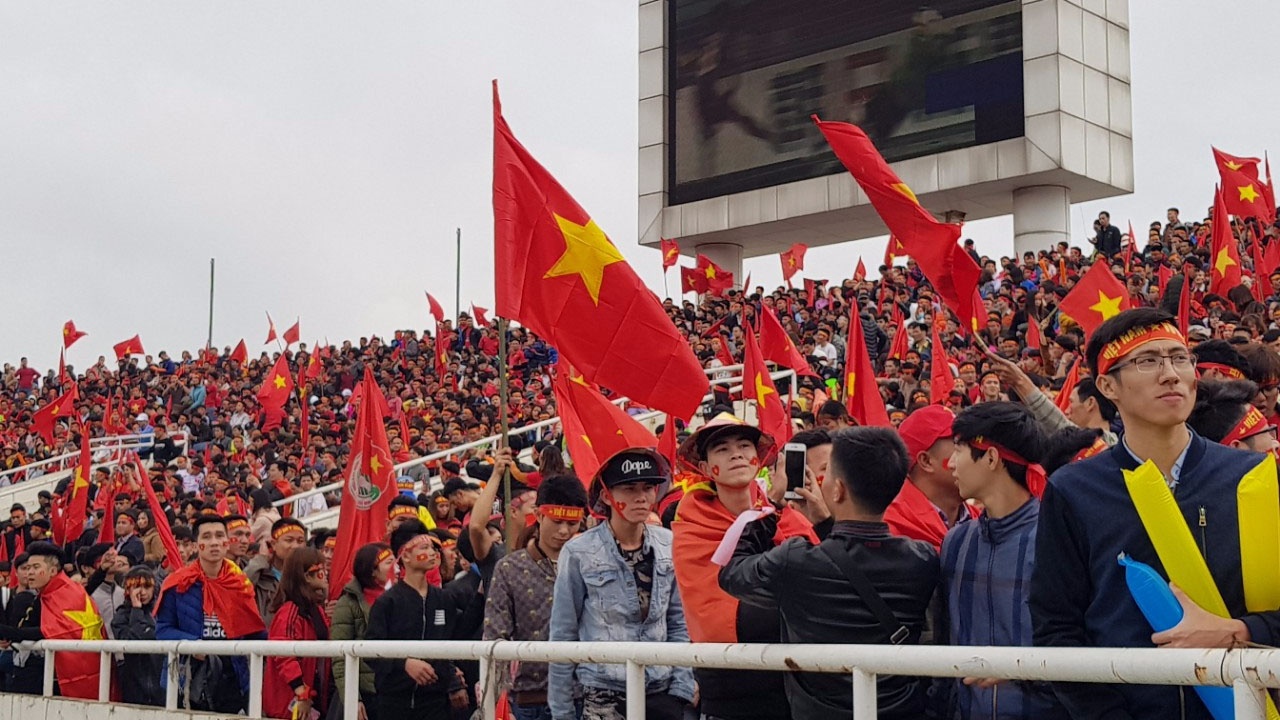 VTV: Fanzone My Dinh soi dong truoc tran chung ket U23 chau A hinh anh