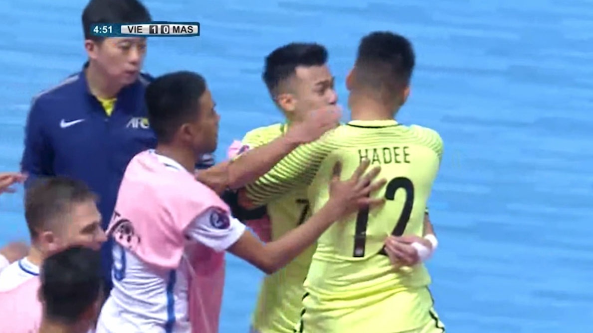Viet Nam thua 1-2 truoc Malaysia o futsal chau A hinh anh