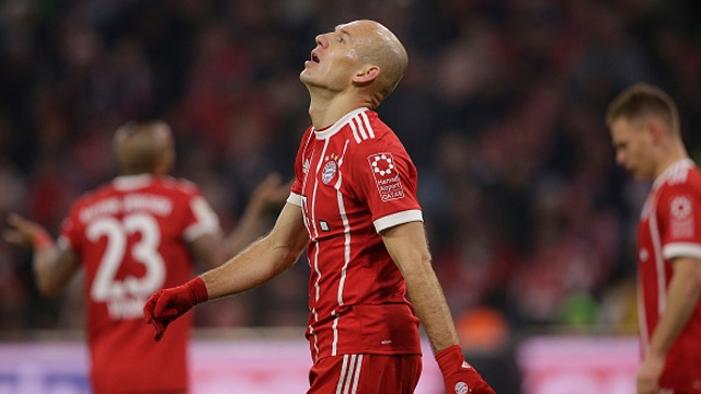 Robben sut hong 11 m, Bayern vat va danh bai Wolfsburg hinh anh