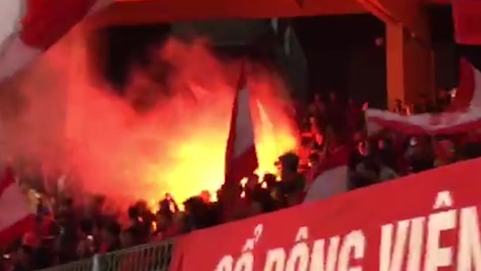 CDV Hai Phong dot phao sang tren san Hang Day hinh anh