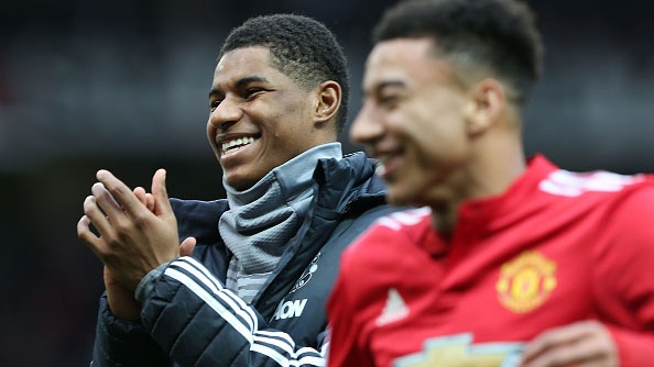 HLV Klopp: 'Se cong bang hon neu moi doi co 1 diem' hinh anh