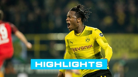 Dortmund 3-2 Frankfurt: Batshuayi toa sang phut bu gio hinh anh