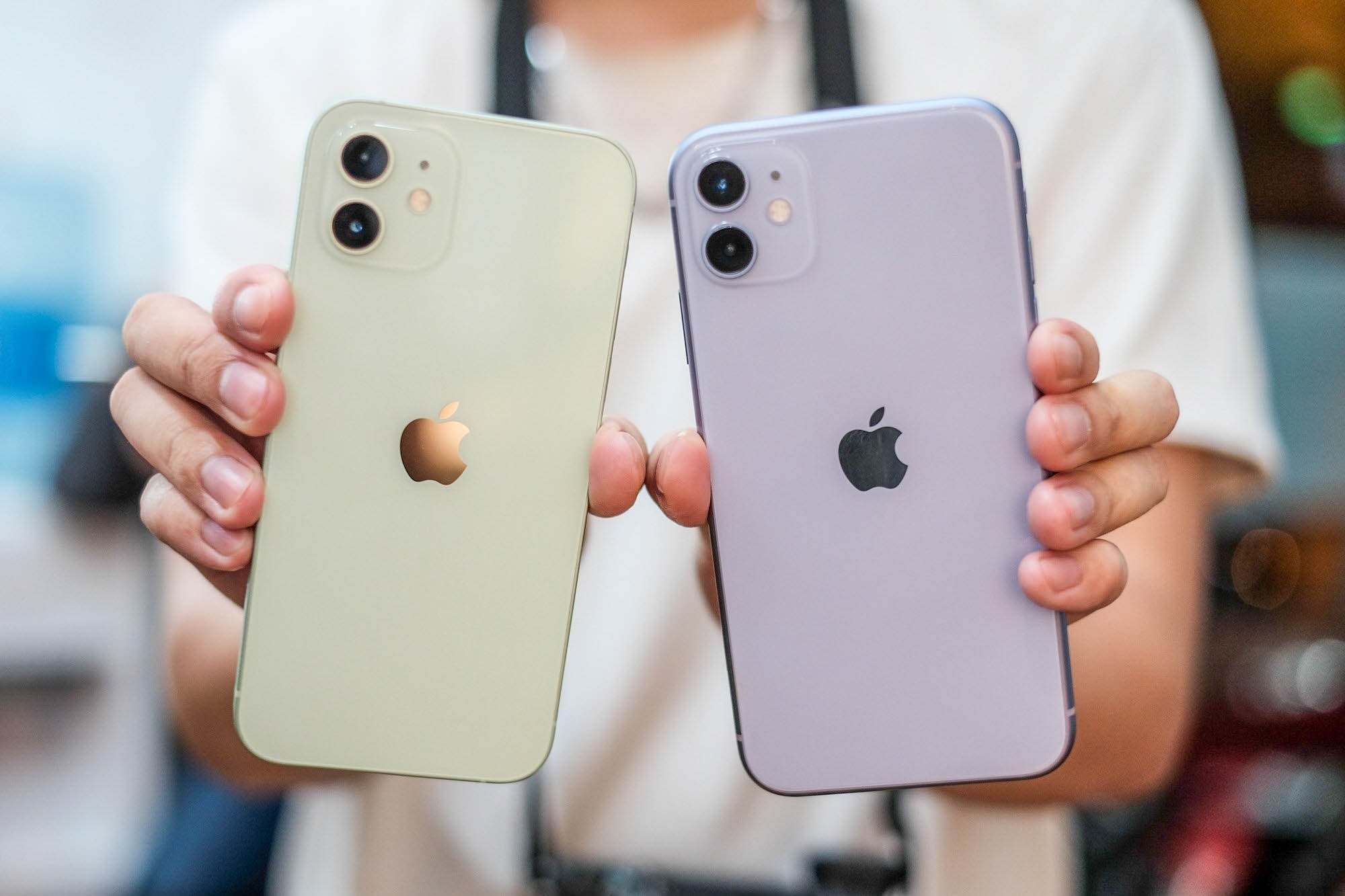 Nhieu gian hang iPhone xach tay tren Shopee bi xoa bo hinh anh