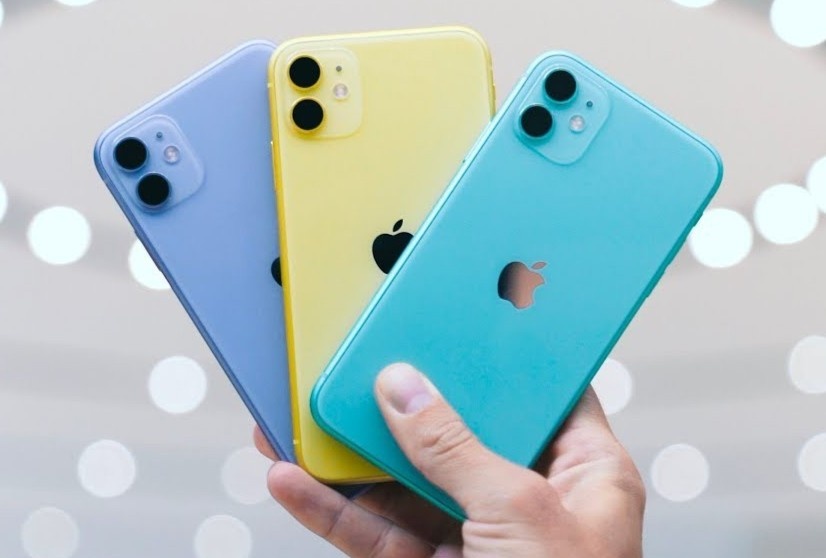 iPhone 11 chinh hang khan hang sau khi giam gia sau hinh anh