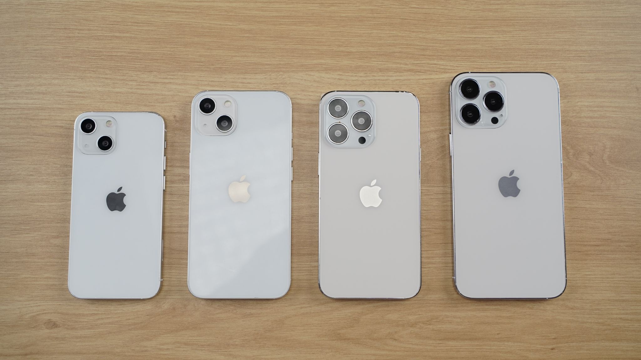 Mo hinh iPhone 13 co mat tai Viet Nam anh 2