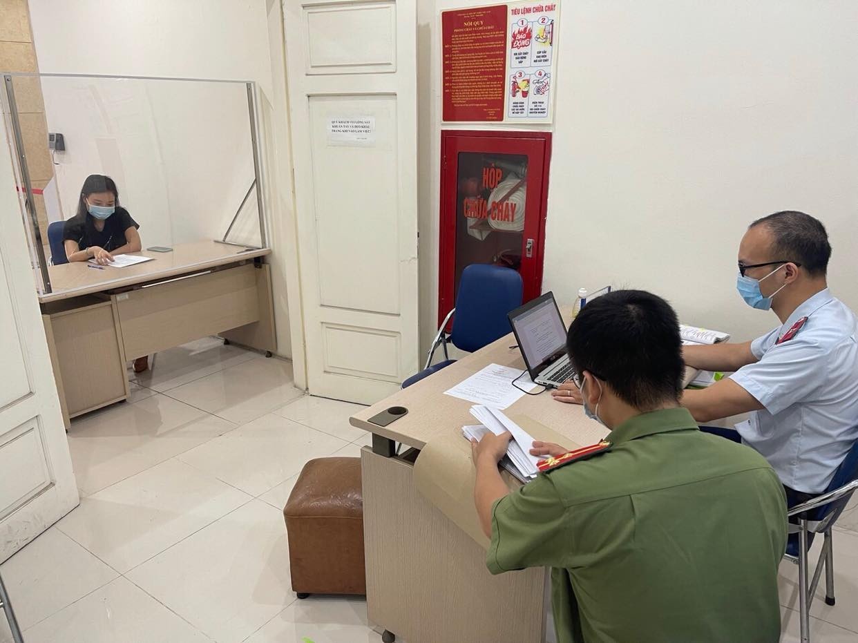 3 nguoi bi phat 35 trieu dong vi tung tin gia hinh anh