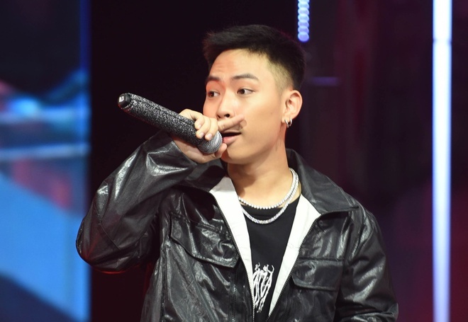 Thi sinh King Of Rap lam MV quang cao cho san ca cuoc nhi phan hinh anh