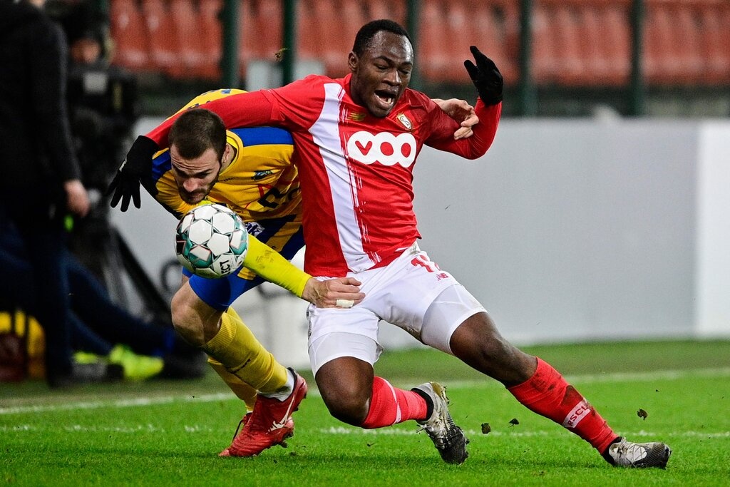 dang sau transfermarkt anh 4