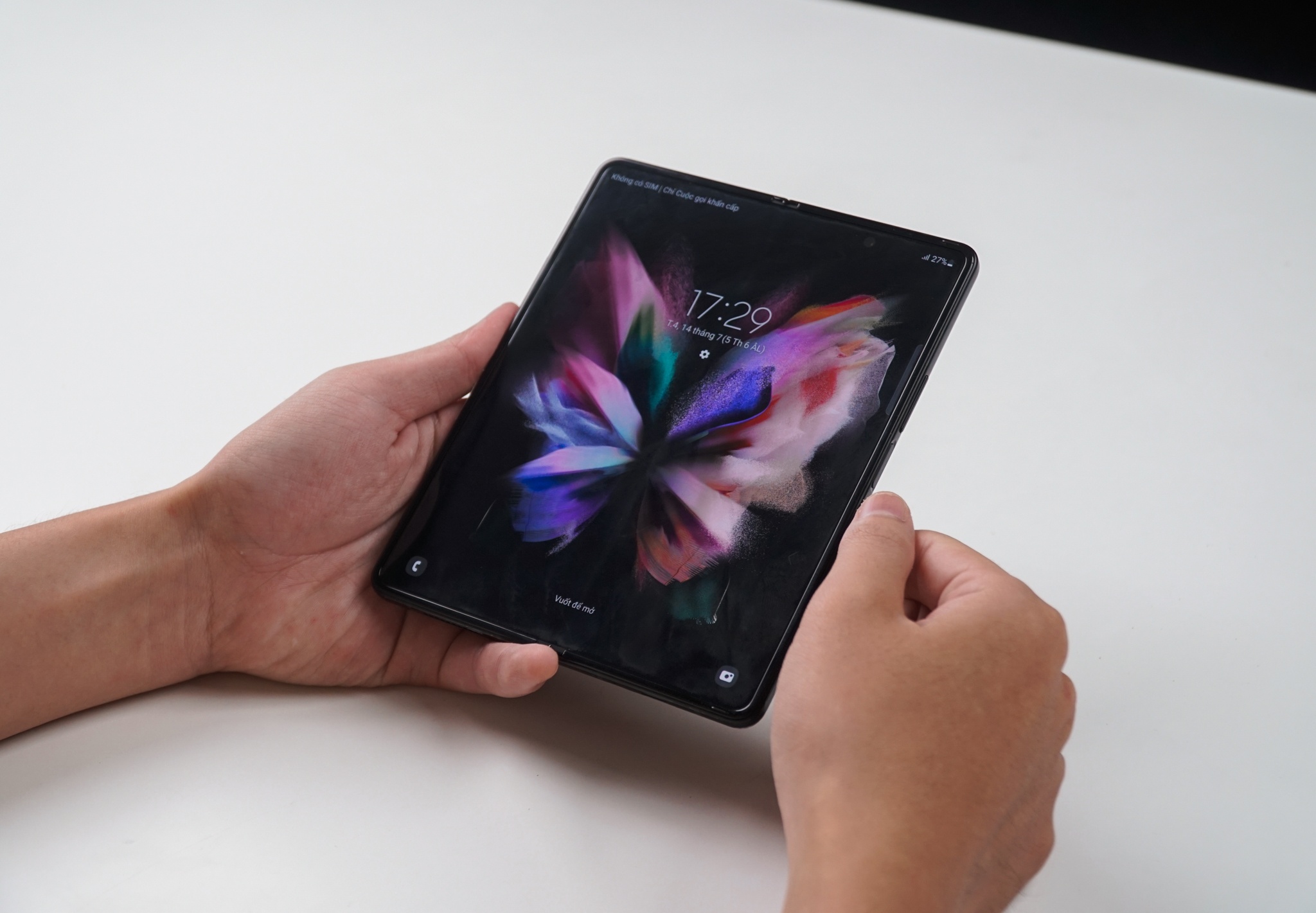 linh kien ben trong z fold3 anh 1