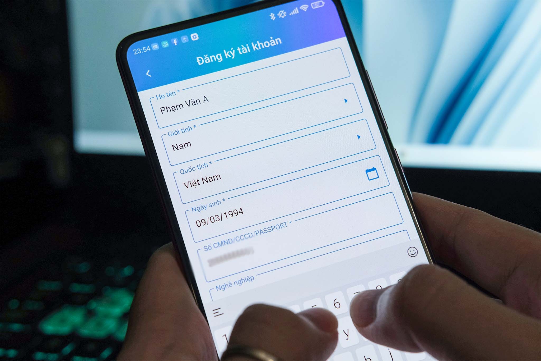 Nguoi dan TP.HCM co the dang ky nhan cuu tro qua ung dung di dong hinh anh