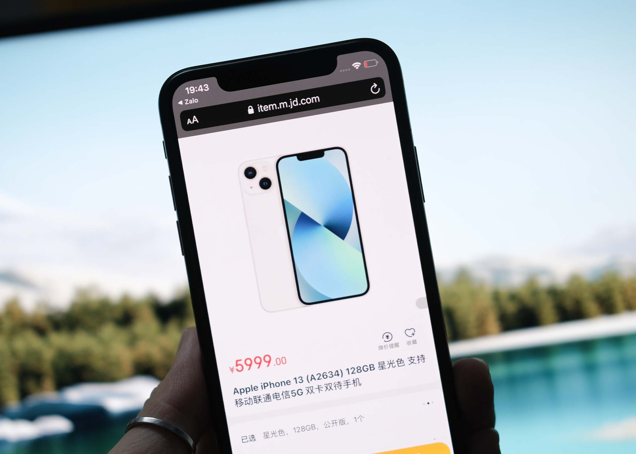 Khong ngai so 13, nguoi Trung Quoc dat hon mot trieu chiec iPhone moi hinh anh