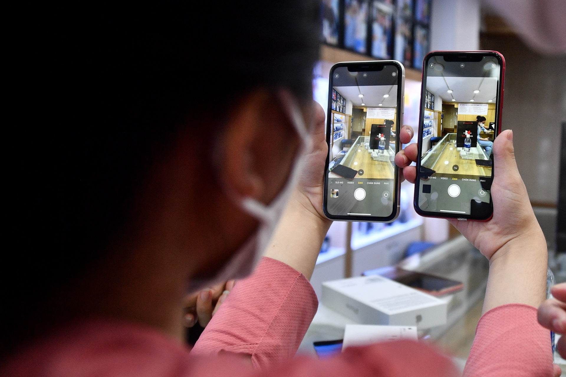 San pham cong nghe khan hang tram trong toi cuoi nam hinh anh