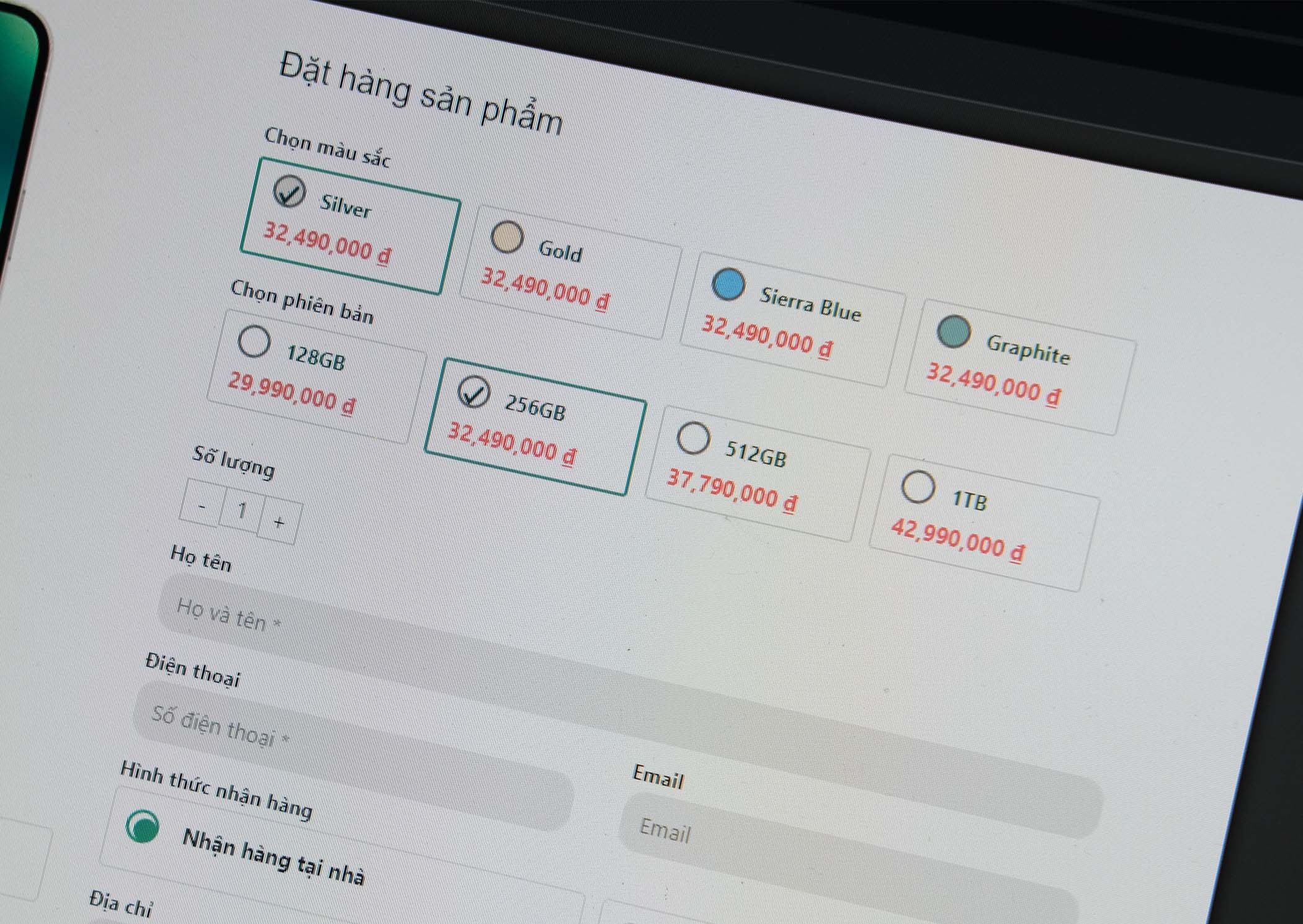 iPhone 13 chinh hang bi dan buon dau co so luong lon anh 2