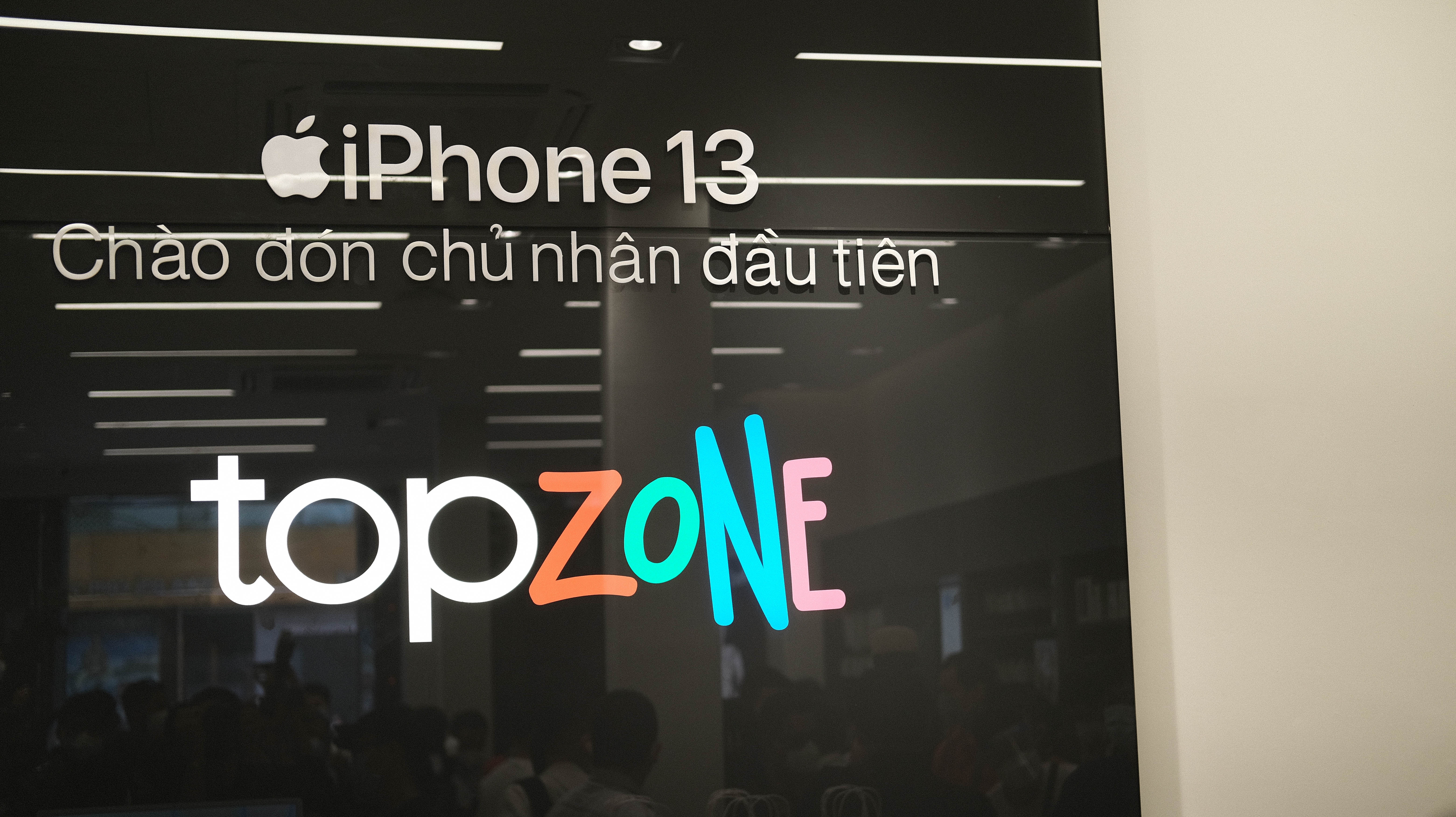 The Gioi Di Dong quyet chiem thi truong iPhone bang TopZone hinh anh