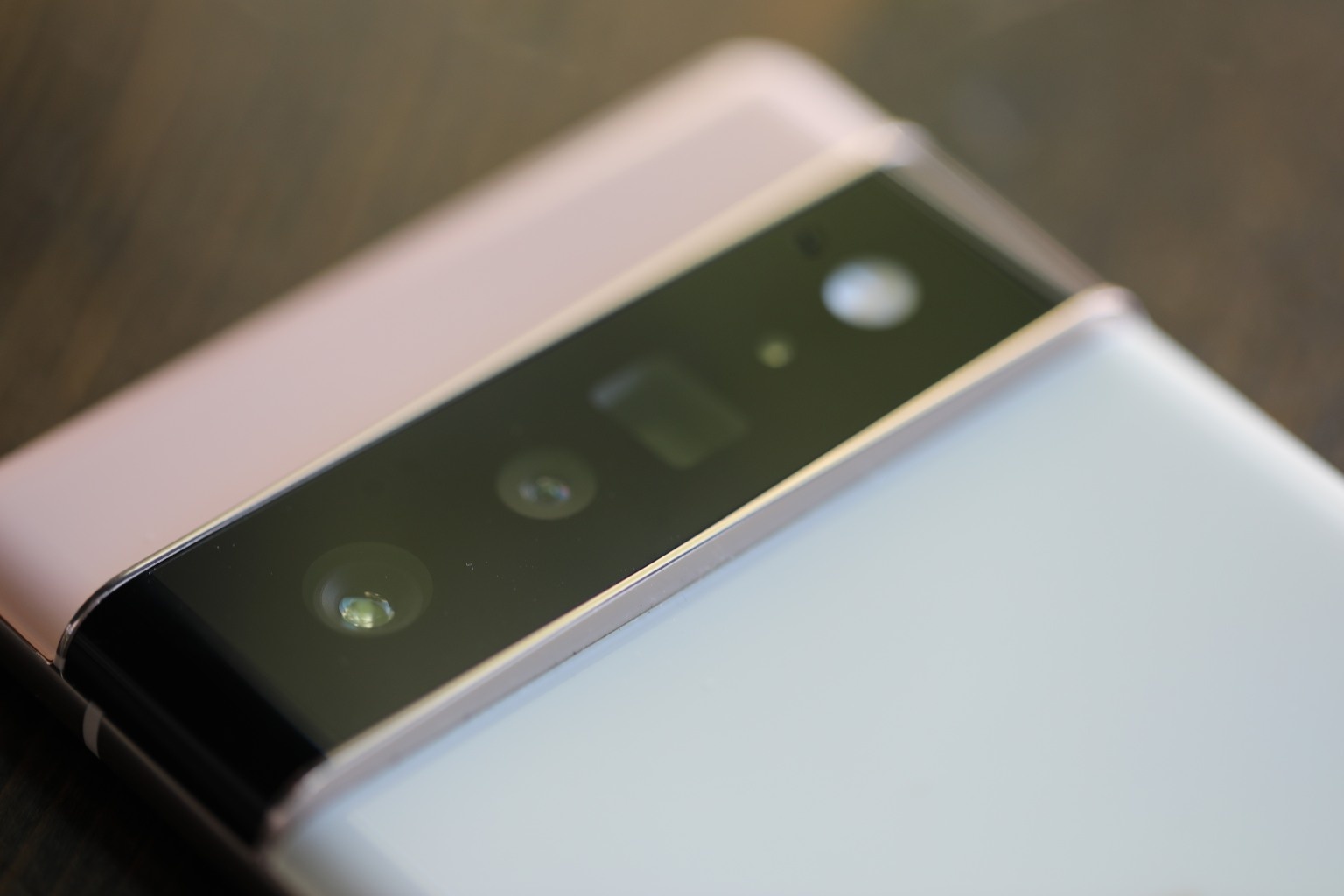 Nhung danh gia dau tien ve Pixel 6 va Pixel 6 Pro anh 3