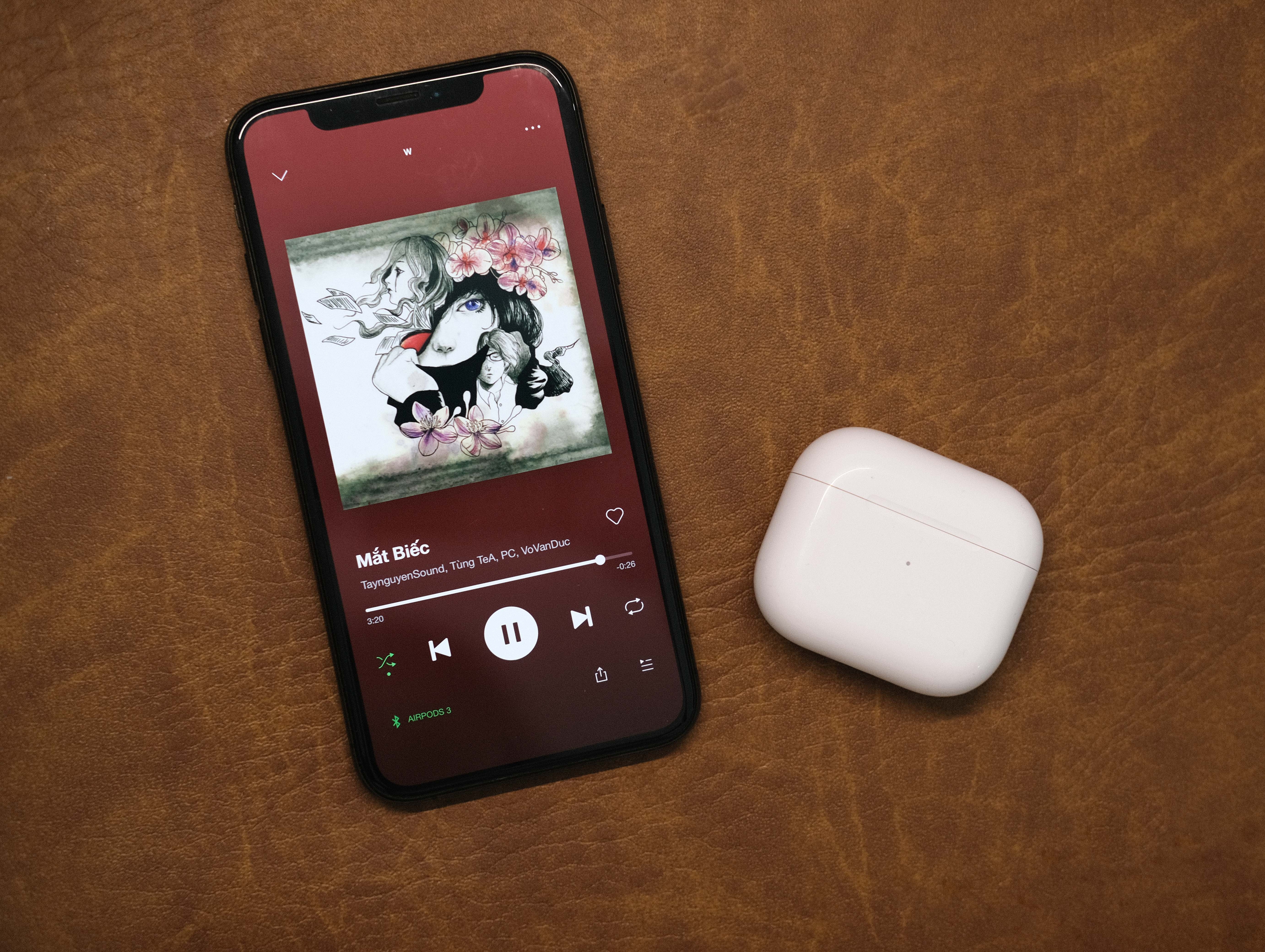 Trai nghiem AirPods 3: cam giac deo thoai mai,  gia 6, 5 trieu dong anh 10