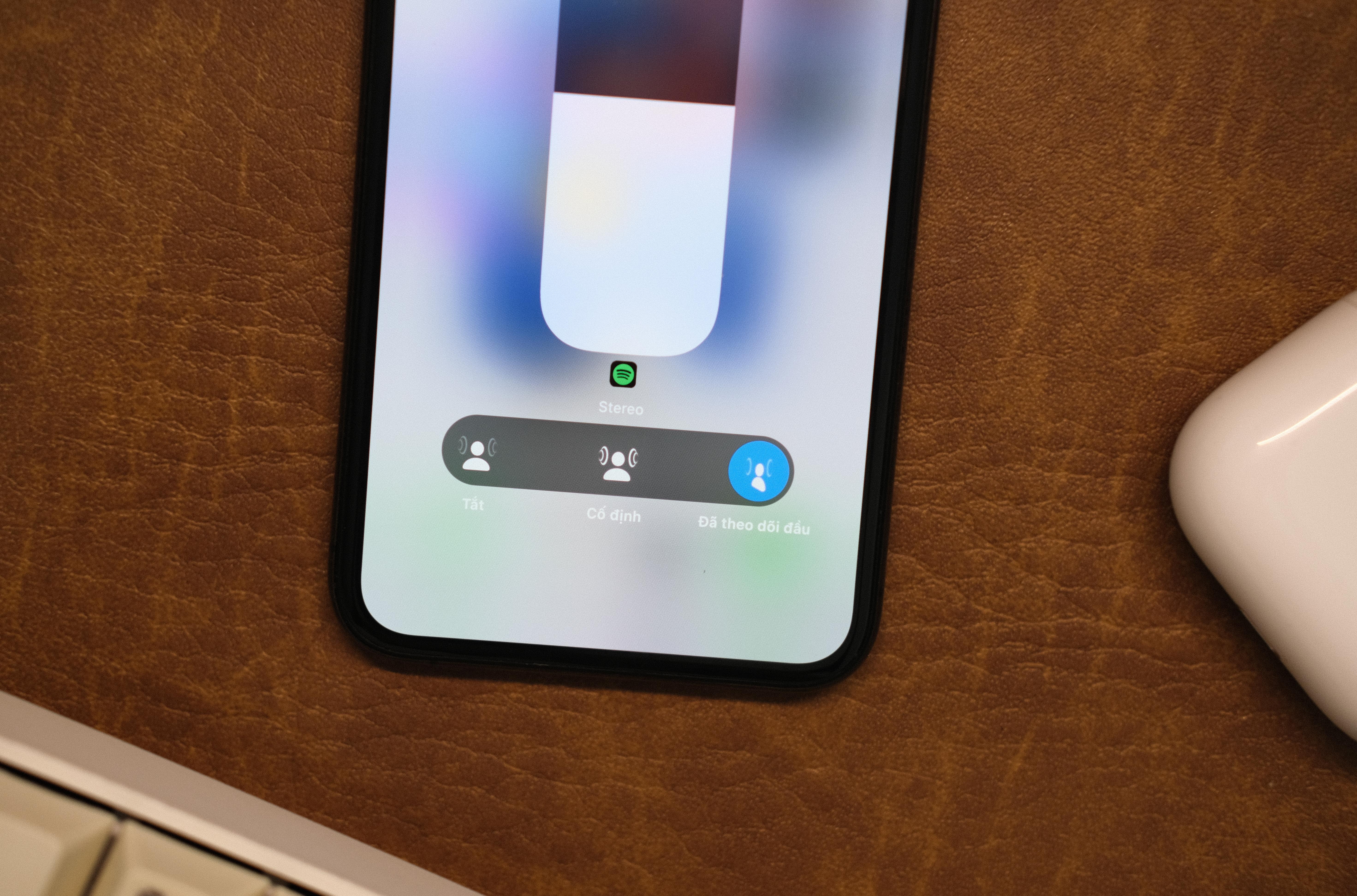 Trai nghiem AirPods 3: cam giac deo thoai mai,  gia 6, 5 trieu dong anh 8