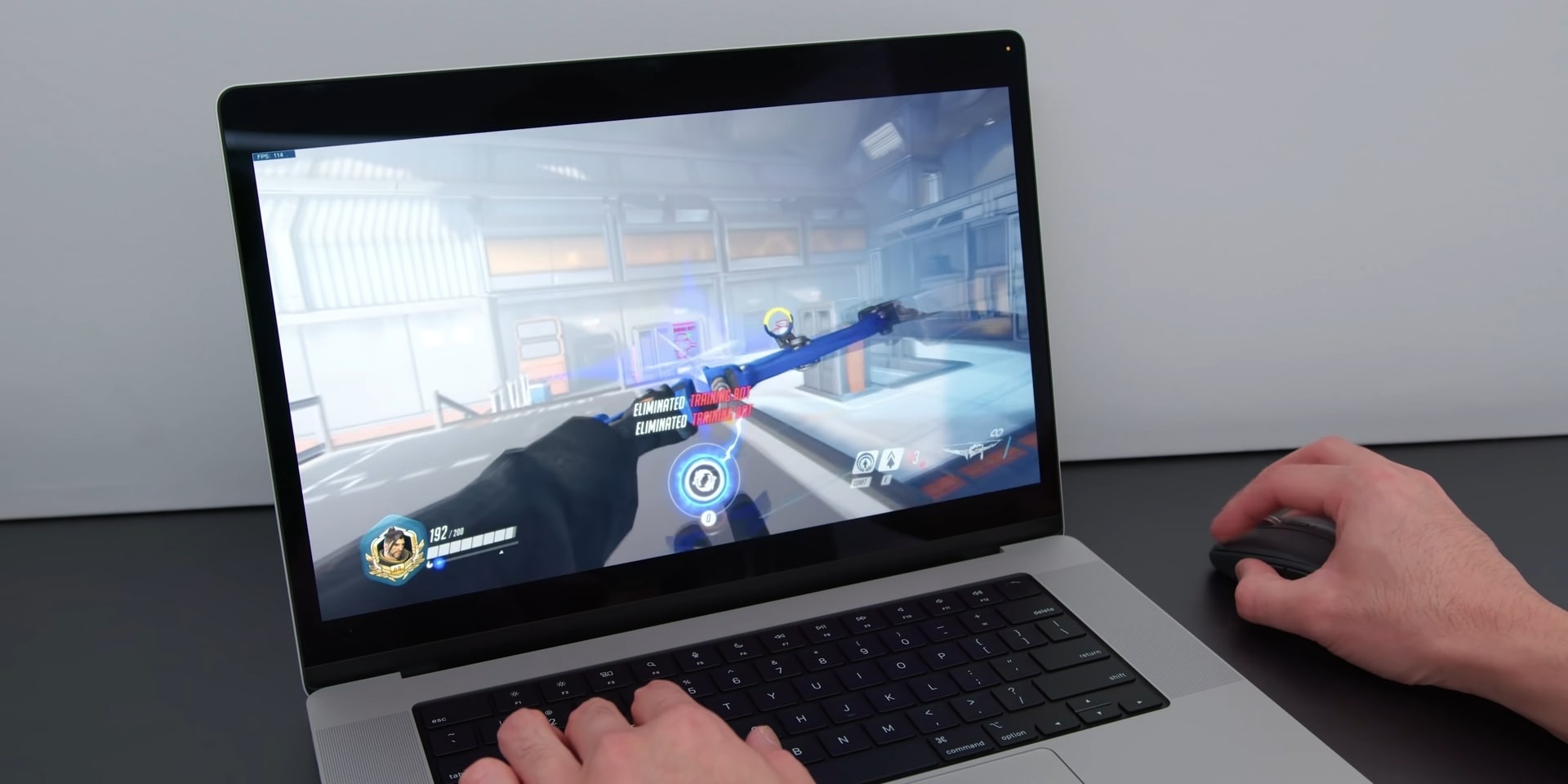 Choi game tren MacBook Pro M1 Max la mot tham hoa hinh anh