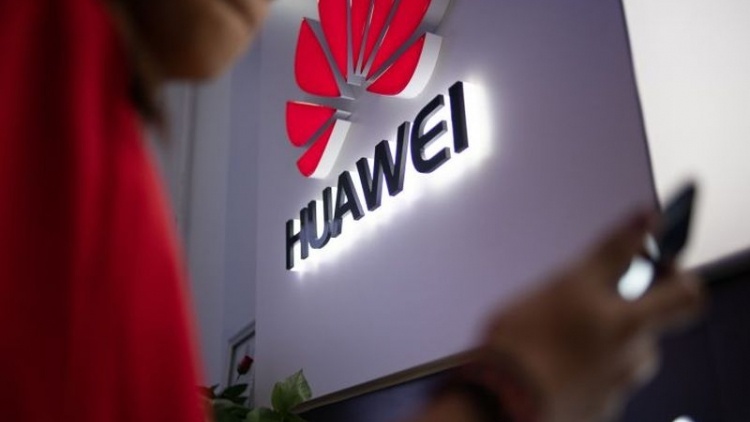 Huawei di duong vong de mua linh kien tu My hinh anh